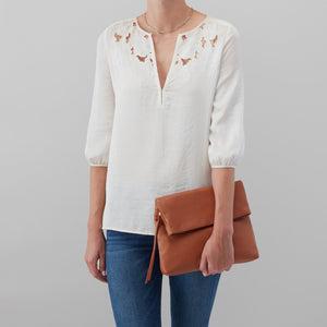 Draft Crossbody in Pebbled Leather - Cashew