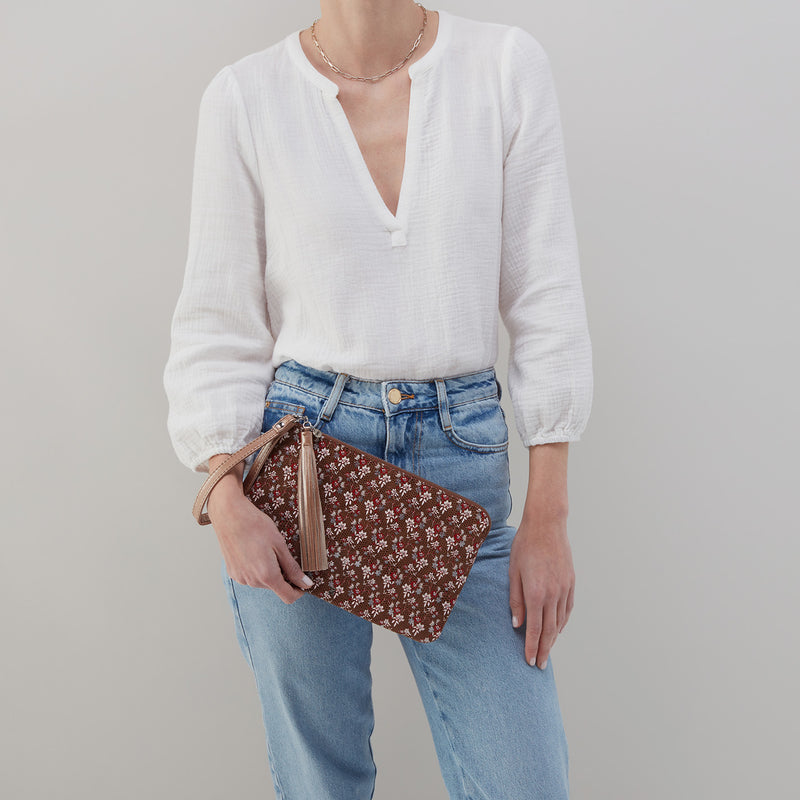 Wayfare Wristlet in Printed Leather - Ditzy Floral