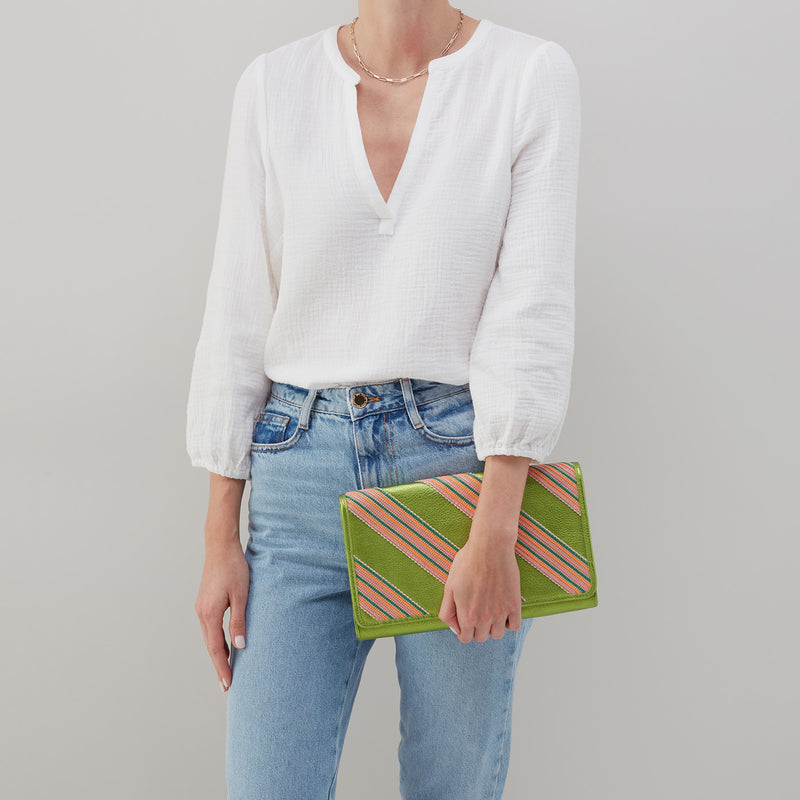 Farrow Clutch in Metallic Leather - Green Metallic