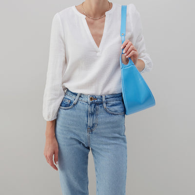Arla Shoulder Bag in Polished Leather - Tranquil Blue